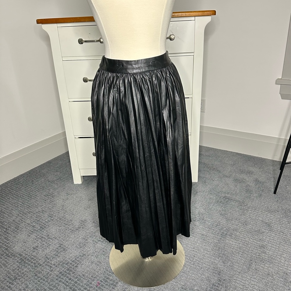 Black leather skirt size M